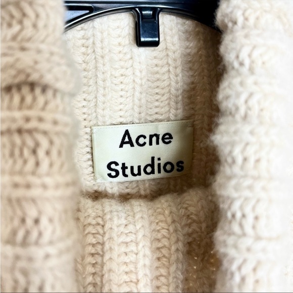*SOLD* EUC Acne Isa Sweater - Picture 6 of 7